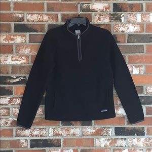Women’s Patagonia Synchilla quarter zip fleece.